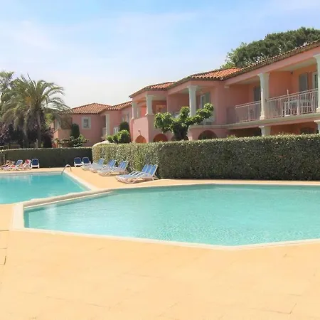 Grileg- Pour Des Ideales En Famille ! T2 Dans Avec Piscine Chauffee アパート グリモー